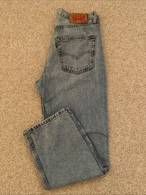 Levi's 565 Men’s Light Wash Straight-Leg Jeans
